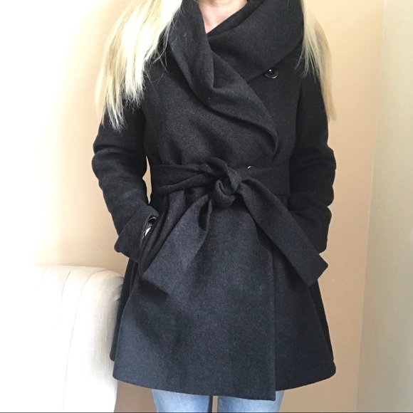 Trina Turk Jackets & Blazers - Trina Turk wool/cashmere coat Sz 8 Gray